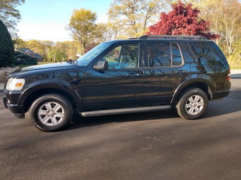 Used 2010 Ford Explorer XLT image 7