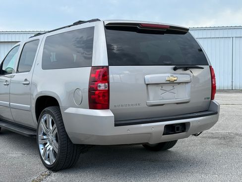Used 2007 Chevrolet Suburban LT RWD image 35