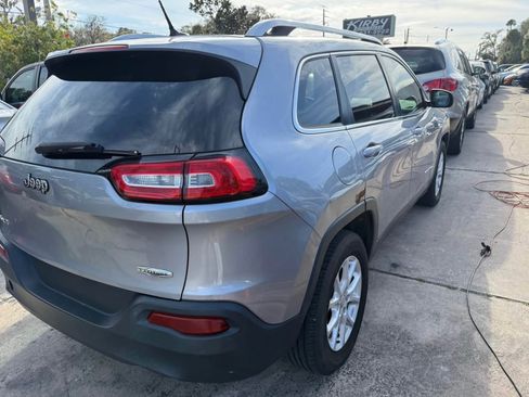 Used 2014 Jeep Cherokee 4WD Latitude image 3