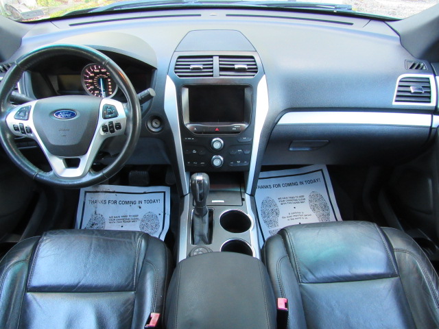 Used 2014 Ford Explorer 4WD XLT image 20