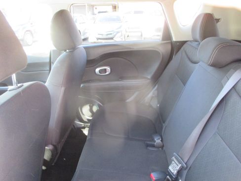 Used 2016 Kia Soul ! image 9