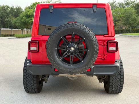 Used 2019 Jeep Wrangler 4WD Unlimited Sahara image 39