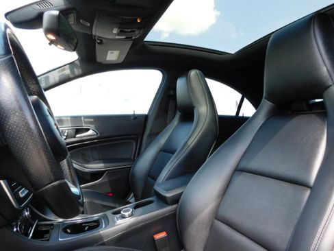 Used 2018 Mercedes-Benz CLA 250 image 10