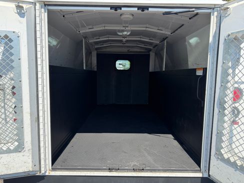 Used 2016 Ford E-350 and Econoline 350 Super Duty RWD image 4