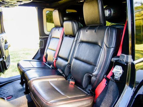 Used 2020 Jeep Wrangler Unlimited Rubicon 392 image 16