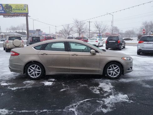 Used 2015 Ford Fusion SE image 31