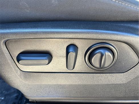 Used 2022 Chevrolet Silverado 1500 RST image 18