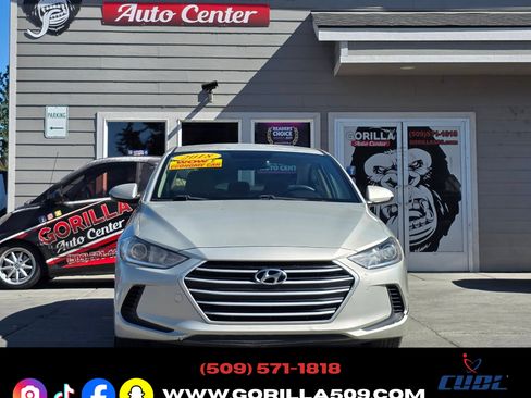 Used 2018 Hyundai Elantra Sedan FWD image 2