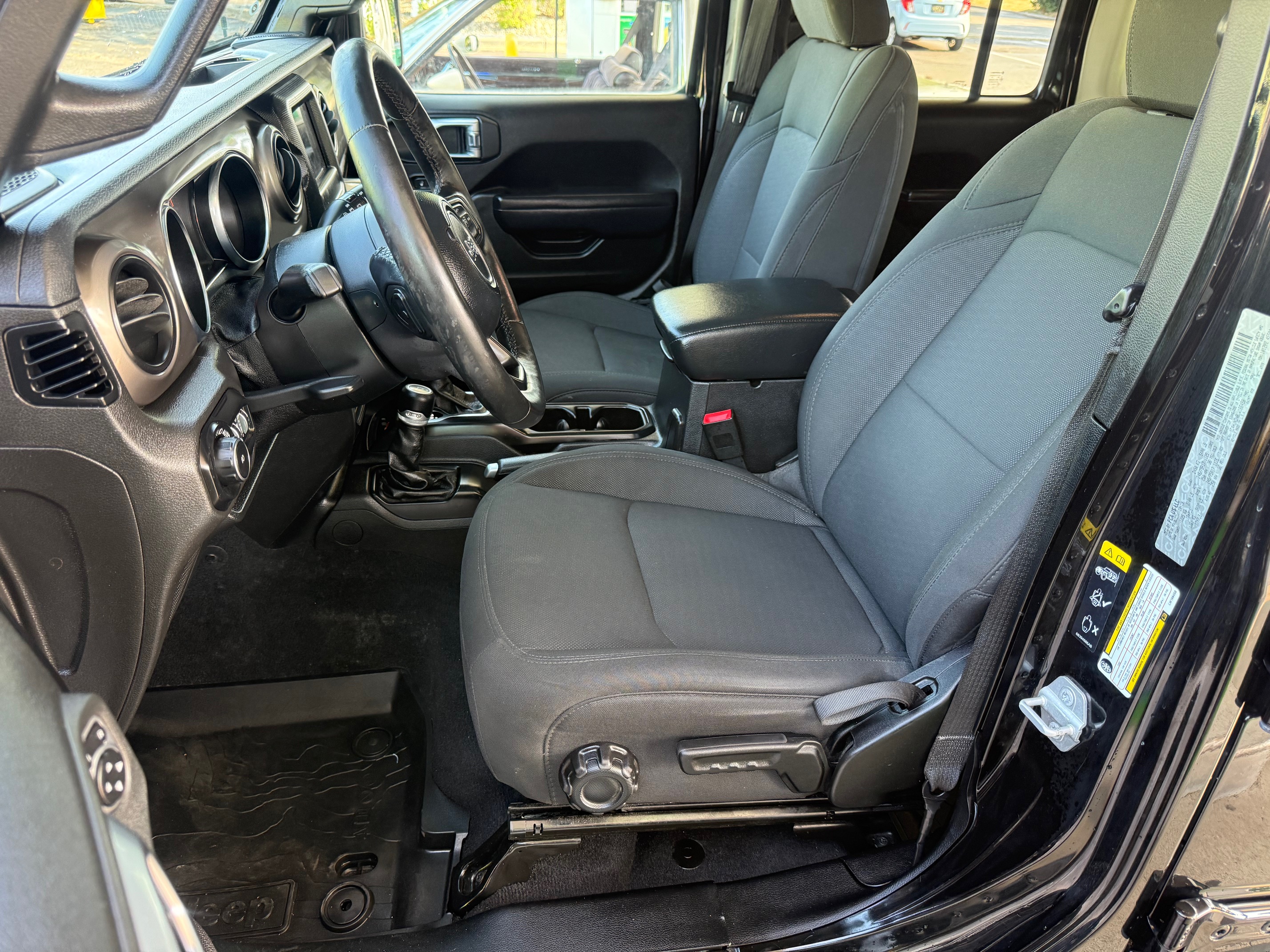 Used 2020 Jeep Wrangler 4WD Unlimited Sport image 8