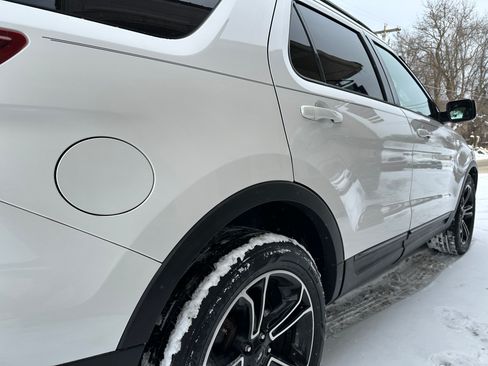 Used 2015 Ford Explorer Sport image 6