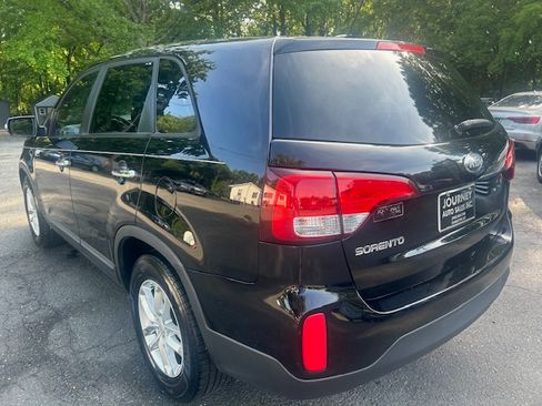 Used 2014 Kia Sorento FWD LX image 3