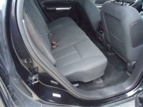 Used 2013 Ford Edge SE image 13