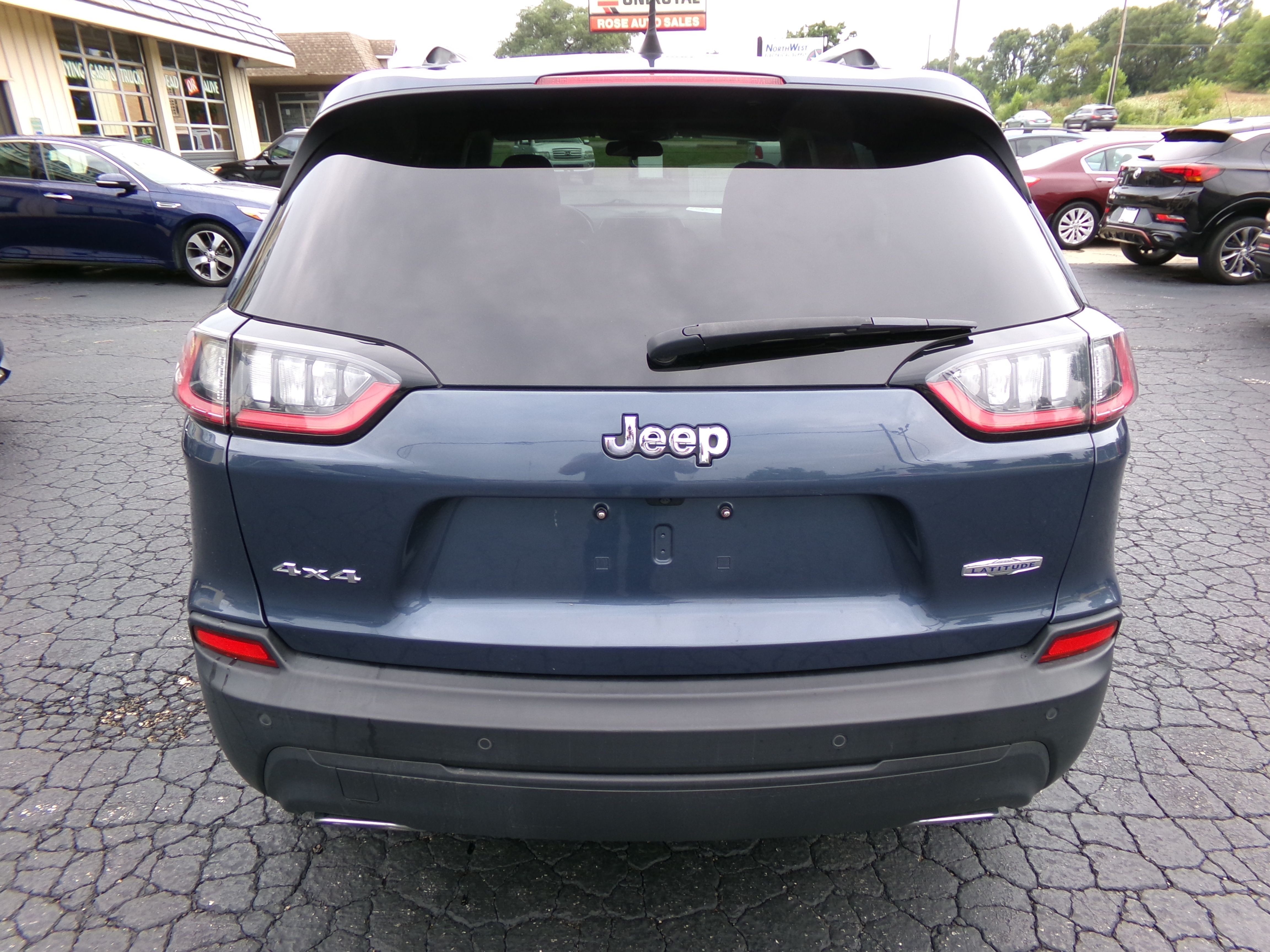 Used 2019 Jeep Cherokee 4WD Latitude image 4