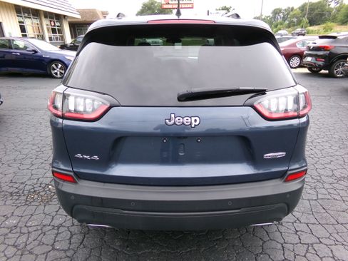 Used 2019 Jeep Cherokee 4WD Latitude image 4