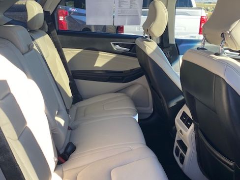 Used 2018 Ford Edge Titanium image 14