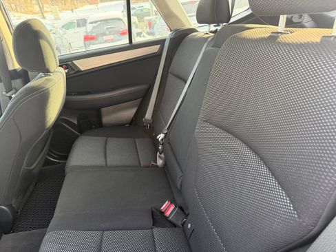 Used 2016 Subaru Outback 2.5i Premium image 11