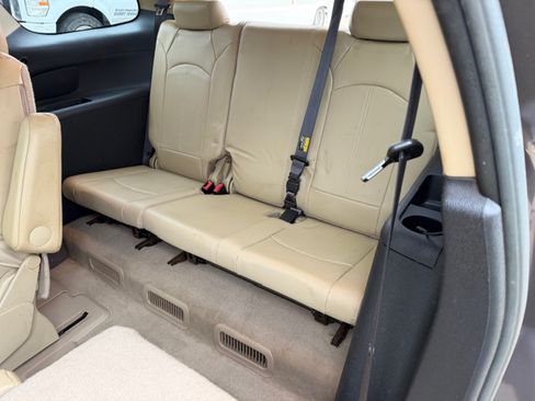 Used 2011 GMC Acadia SLT image 13