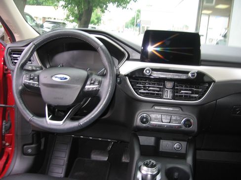 Used 2020 Ford Escape FWD SEL image 8