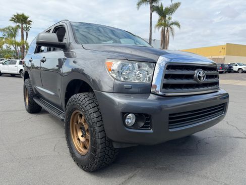 Used 2015 Toyota Sequoia 4WD SR5 image 8