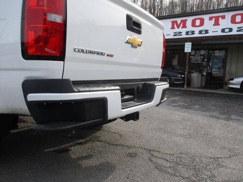 Used 2019 Chevrolet Colorado W/T image 12