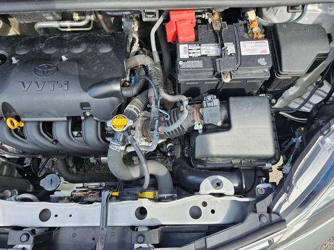 Used 2015 Toyota Yaris LE image 57