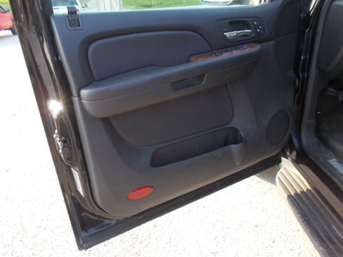 Used 2008 Chevrolet Avalanche 4x4 image 5