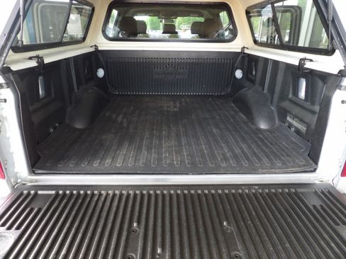 Used 2017 Ford F150 XLT image 14