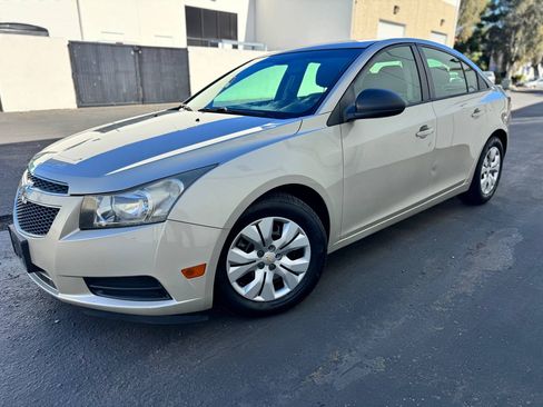 Used 2013 Chevrolet Cruze LS image 7