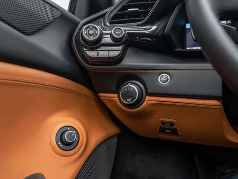 Used 2017 Ferrari 488 Spider image 15