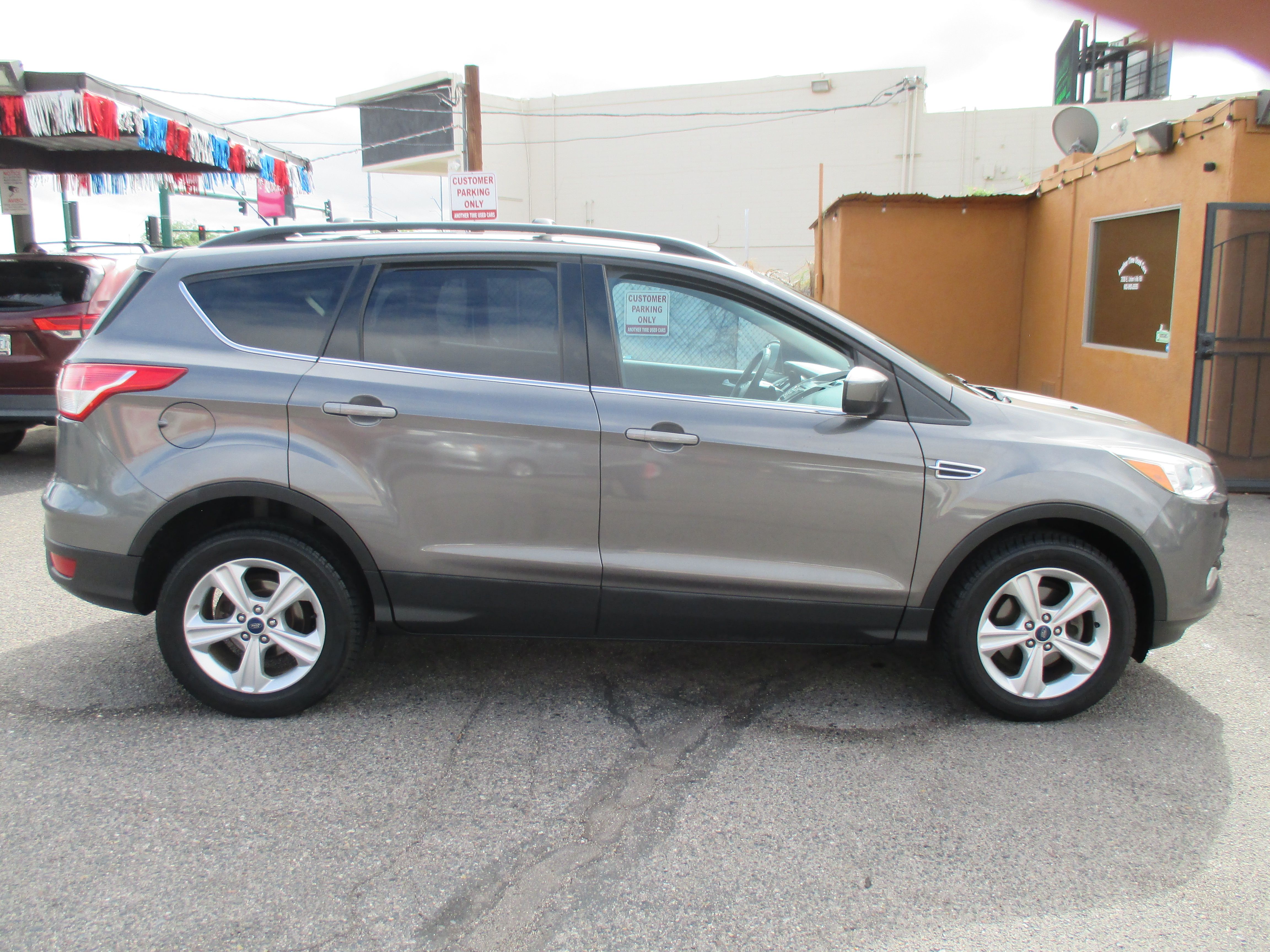 Used 2013 Ford Escape SE Sport Utility 4D FWD image 1