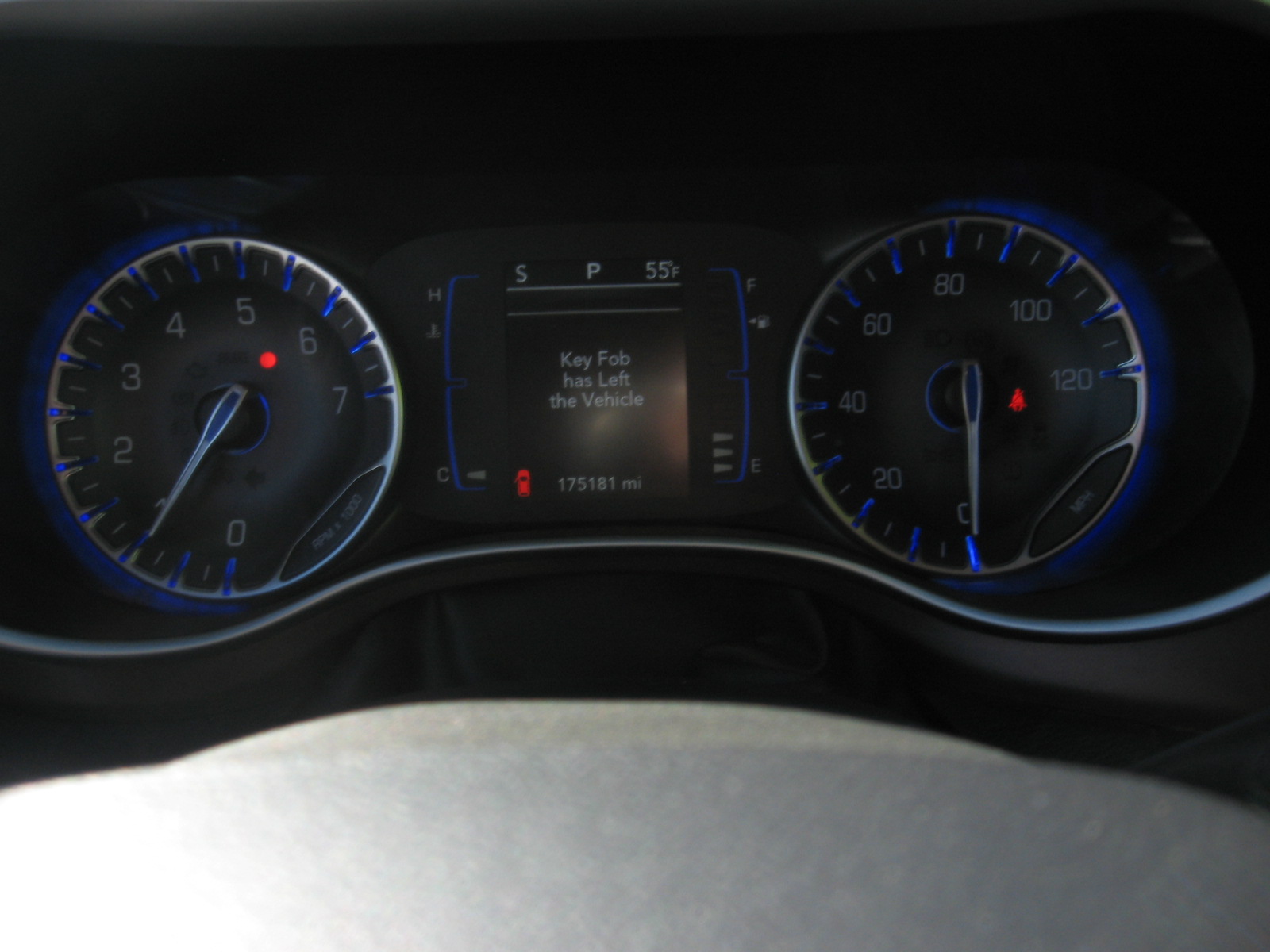 Used 2018 Chrysler Pacifica Touring-L FWD image 10