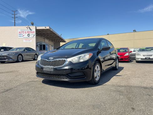 Used 2015 Kia Forte LX Sedan FWD image 2