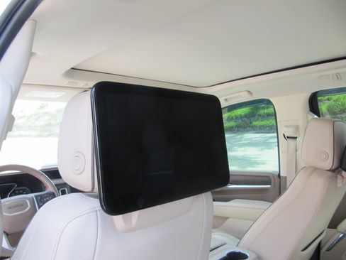 Used 2021 GMC Yukon 4WD Denali image 16