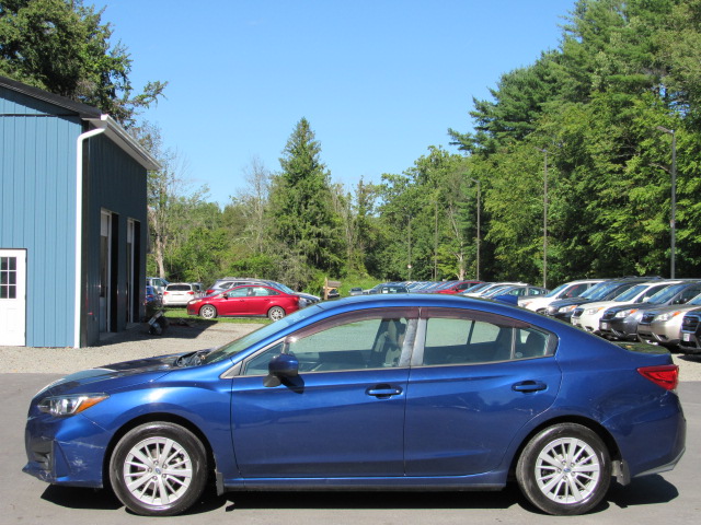 Used 2017 Subaru Impreza 2.0i Premium Sedan AWD/4WD image 18