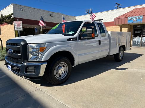 Used 2014 Ford F250 XL image 1