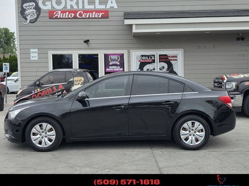 Used 2012 Chevrolet Cruze LS FWD image 4