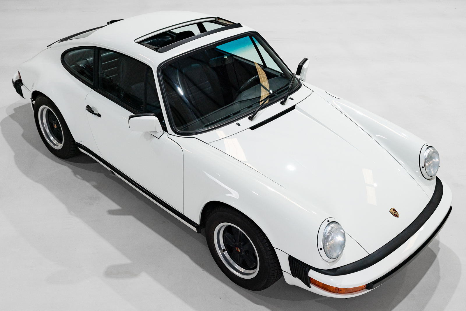 Used 1987 Porsche 911 Carrera Coupe RWD image 25