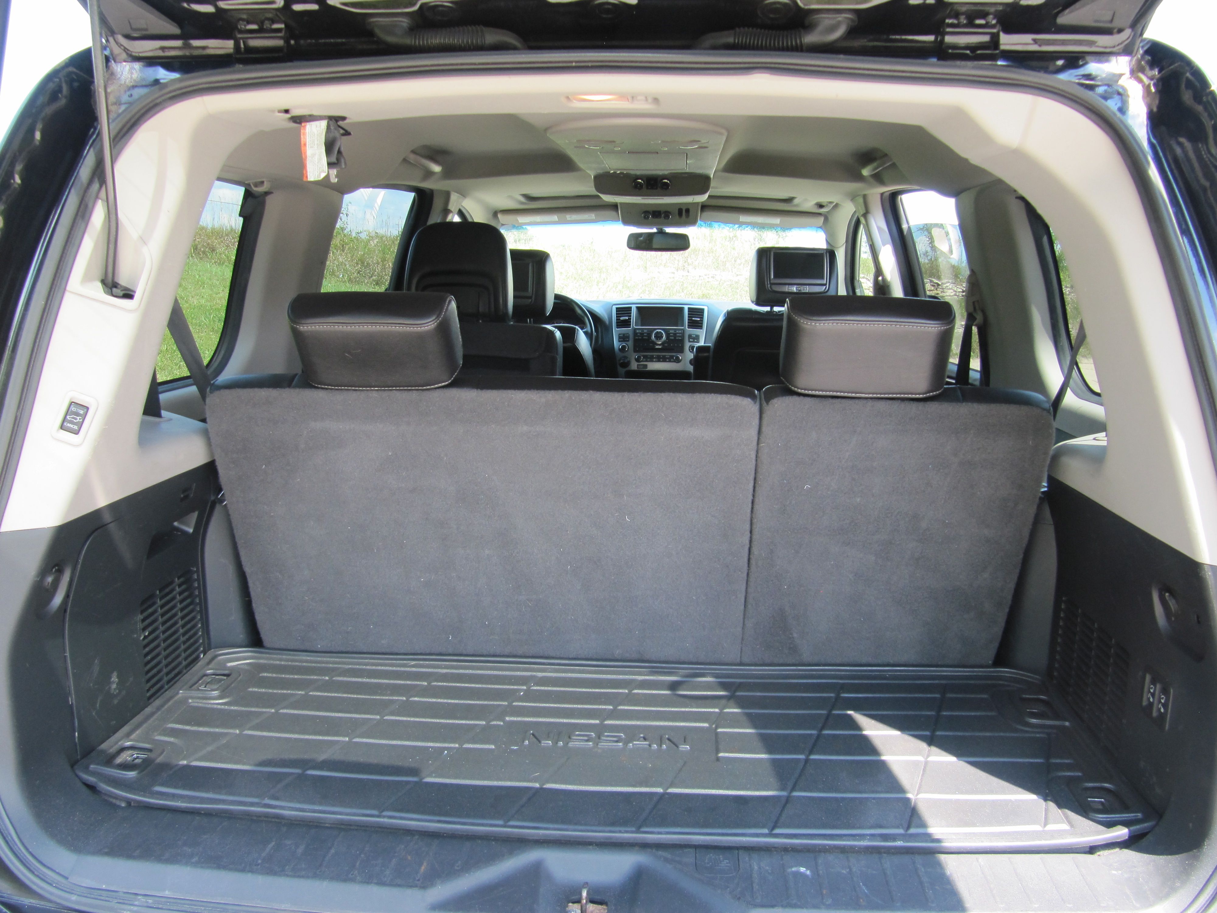 Used 2014 Nissan Armada Platinum AWD/4WD image 12