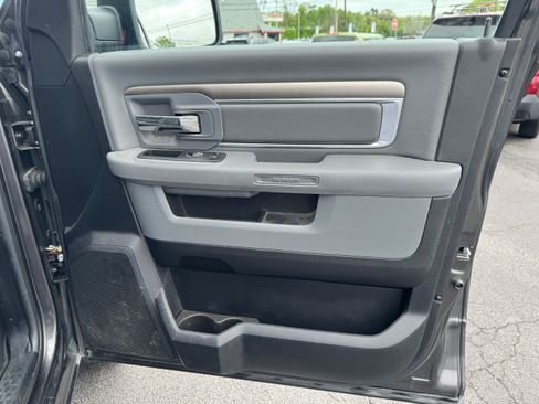 Used 2017 RAM 1500 4x4 Crew Cab Big Horn image 14