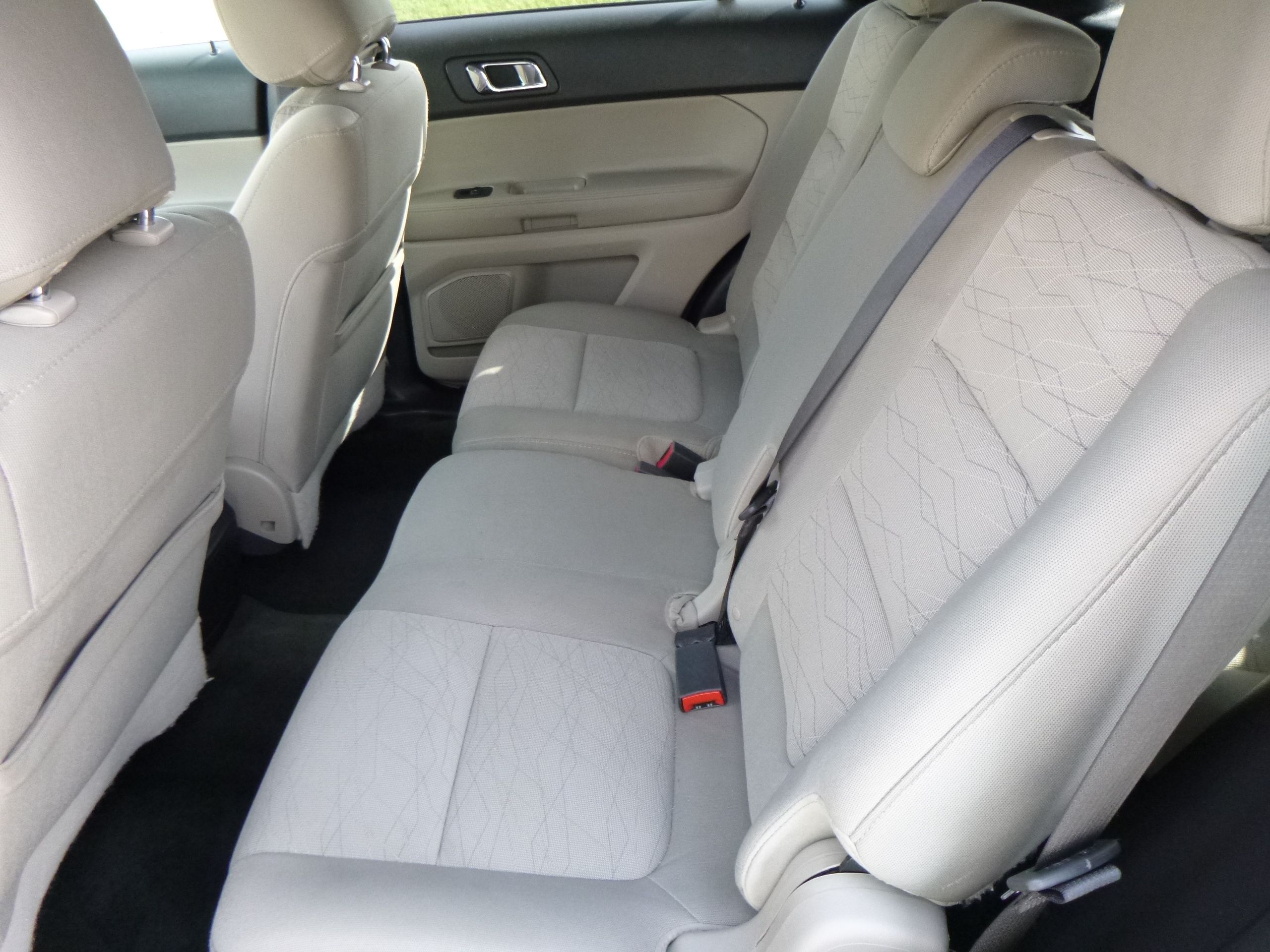 Used 2014 Ford Explorer XLT AWD/4WD image 13