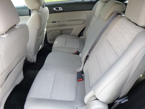 Used 2014 Ford Explorer XLT image 13