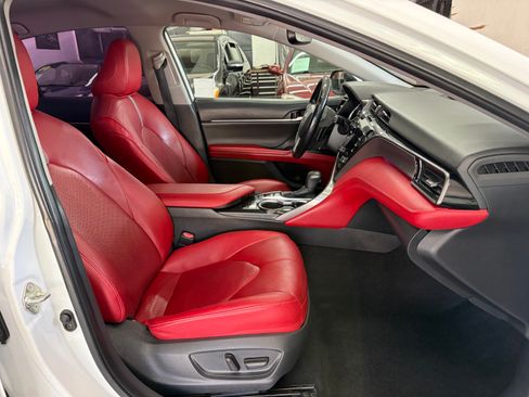 Used 2020 Toyota Camry XSE FWD image 15