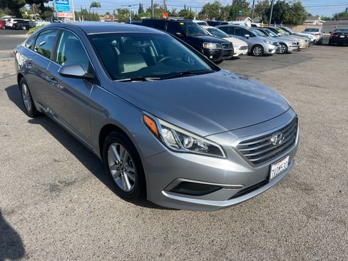 Used 2017 Hyundai Sonata SE FWD image 6