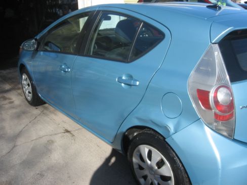 Used 2012 Toyota Prius C image 6