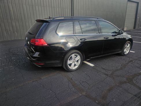 Used 2015 Volkswagen Golf TDI S image 10