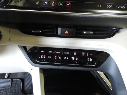 Used 2023 Buick Envision Avenir image 41