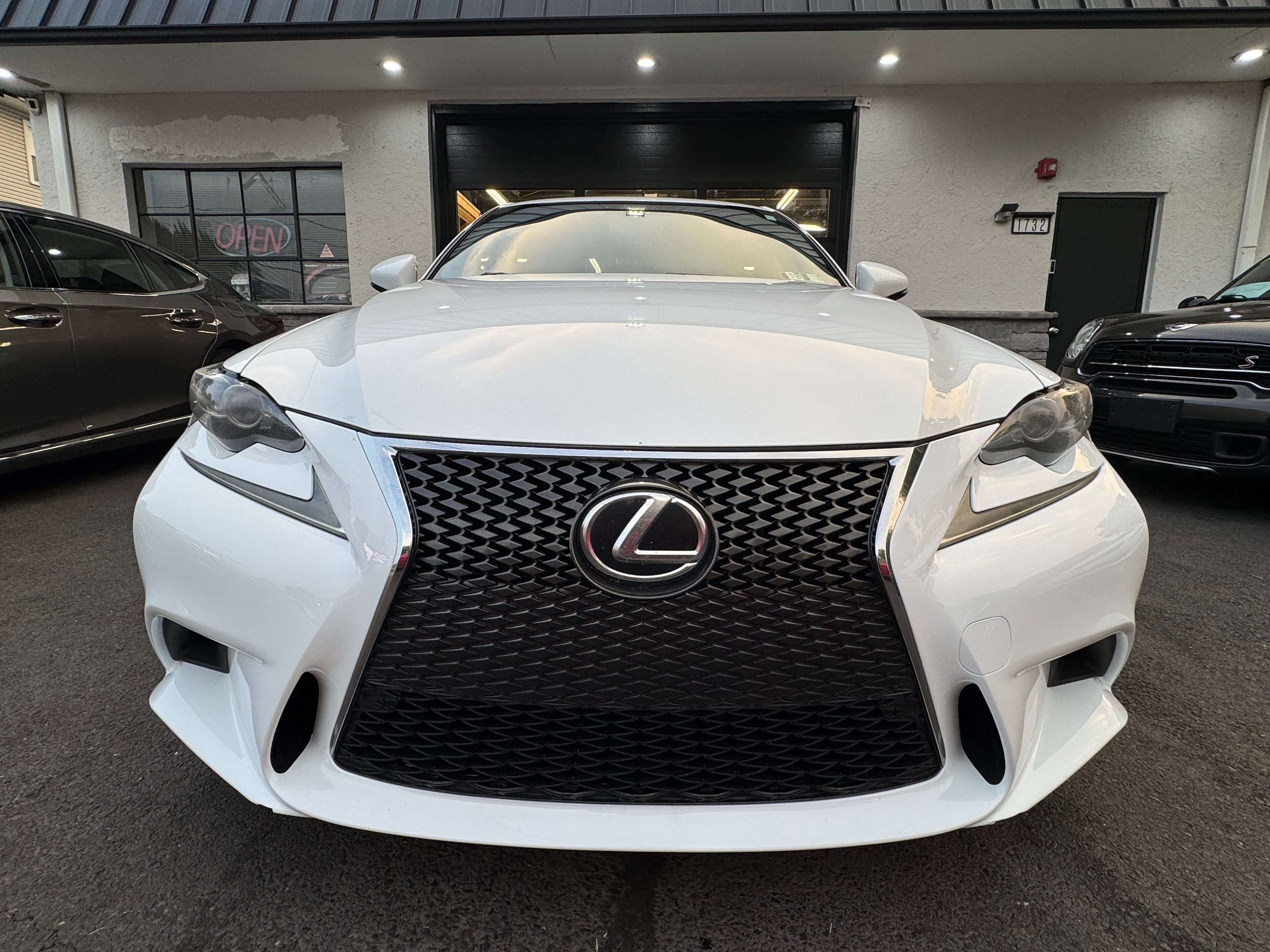 Used 2016 Lexus IS 300 AWD image 4