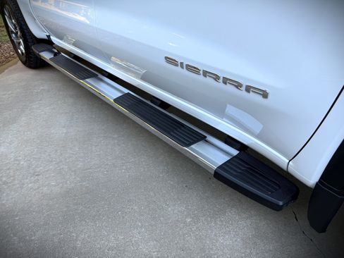 Used 2025 GMC Sierra 1500 SLT image 12