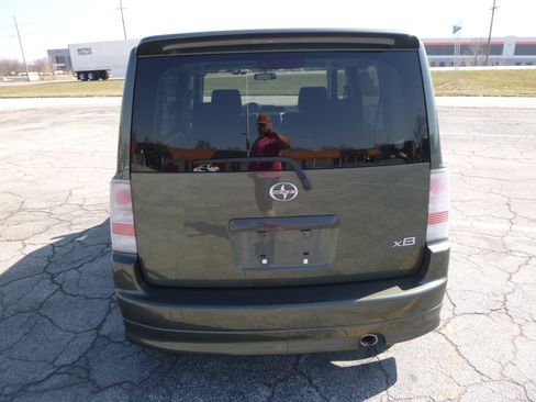 Used 2005 Scion xB image 7