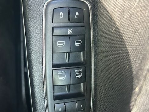 Used 2015 Dodge Charger SE image 19